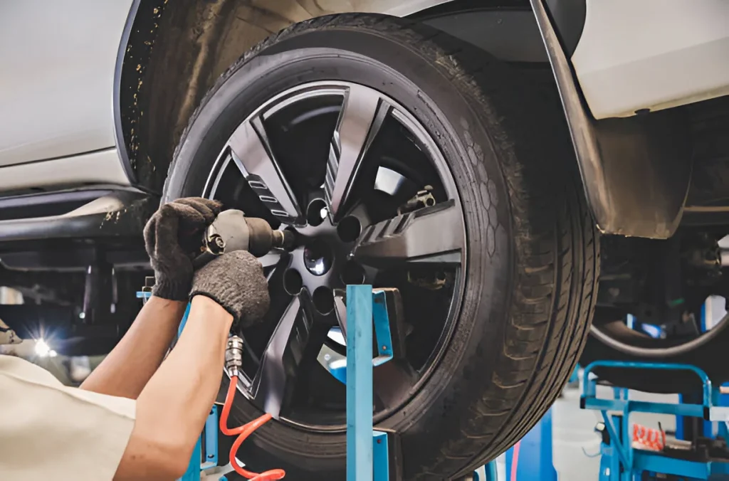 Car repair service hero 2